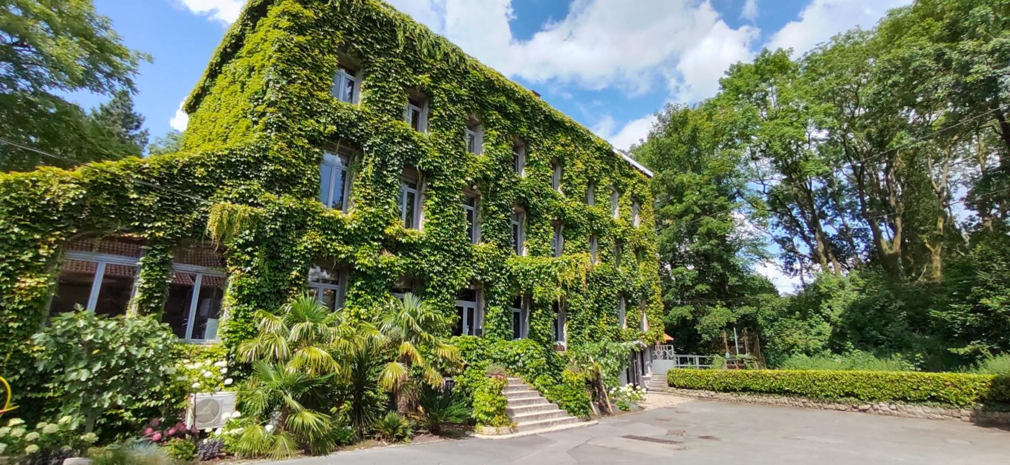 Logis Hotel-Restaurant - Le Moulin D'Artres Dış mekan fotoğraf